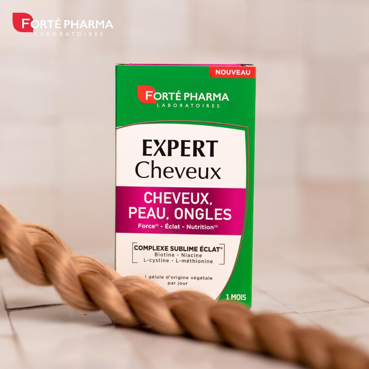 Forté Pharma - Expert Cheveux Peau Ongles - Complément alimentaire beauté 3en1, complexe Sublime éclat - Vitamine B6, Zinc, Biotine, Vitamines C E - 30 gélules végétales, 1/jour