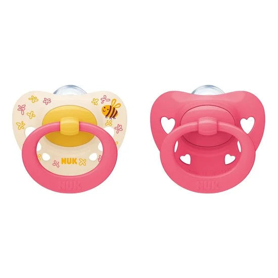 NUK Signature Lot de 2 tétines en silicone en forme de cœur sans BPA pour bébé de 0 à 6 mois - Apaise 95% des bébés